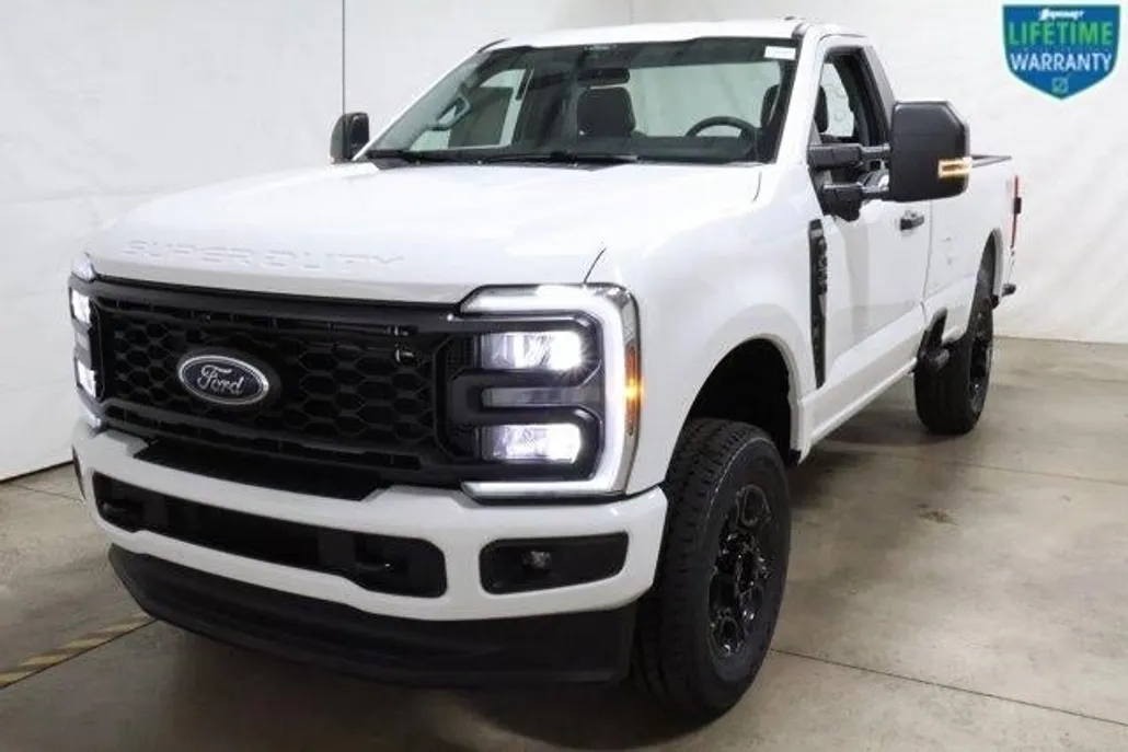 2025 Ford F-350 XL photo 1