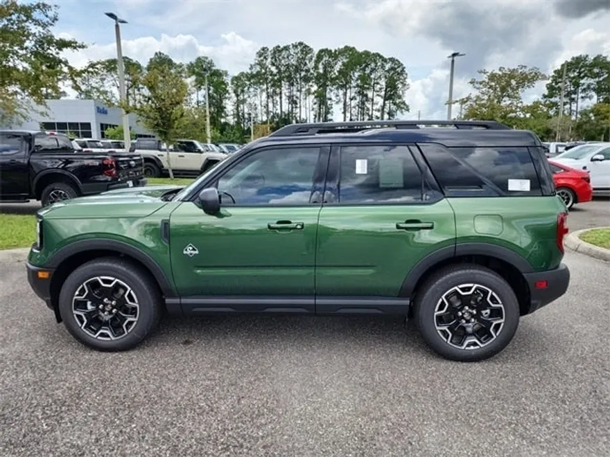 2025 Ford Bronco Sport Outer Banks photo 1