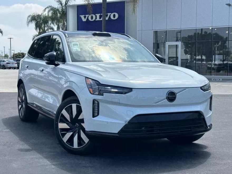 2025 Volvo EX90 Twin Motor Plus photo 1
