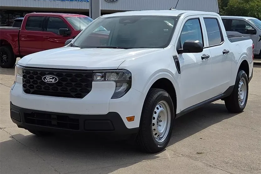 2025 Ford Maverick XL photo 1