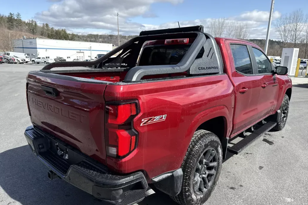 2025 Chevrolet Colorado Z71 photo 1