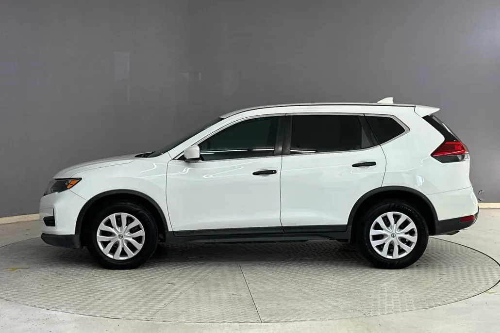 2017 Nissan Rogue S photo 1