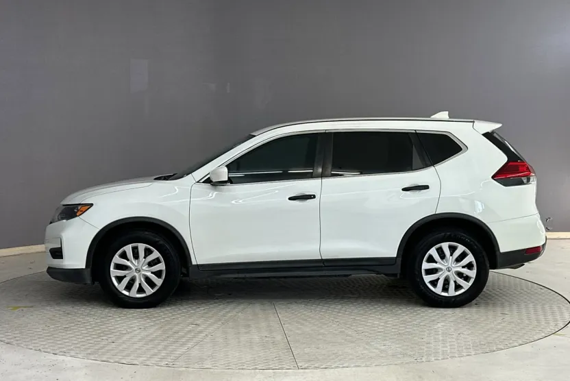 2017 Nissan Rogue S photo 1