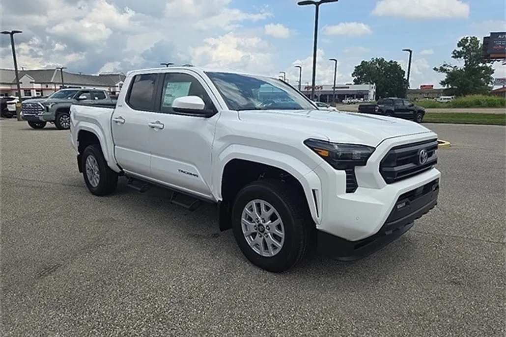 2025 Toyota Tacoma SR5 photo 1