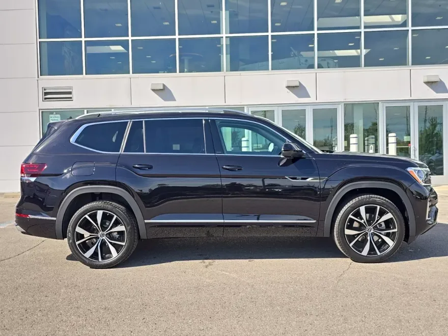 2026 Volkswagen Atlas SEL Premium R-Line photo 1