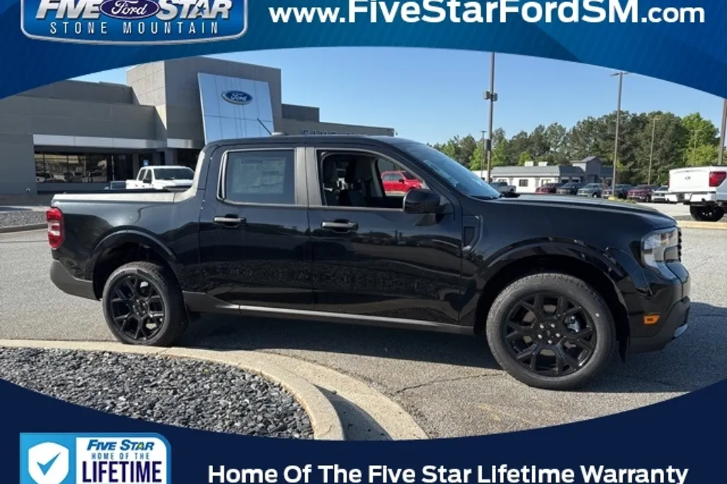 2025 Ford Maverick XLT photo 1