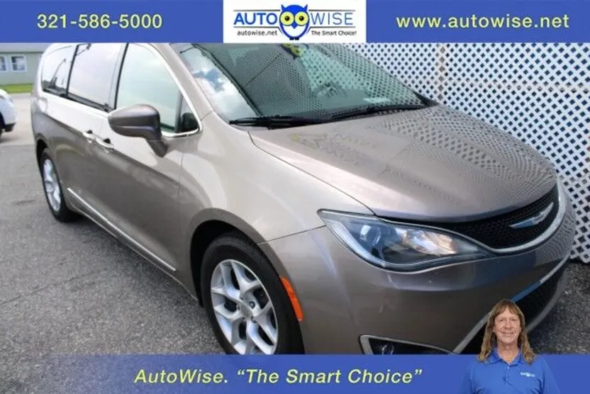 2018 Chrysler Pacifica Touring Plus photo 1