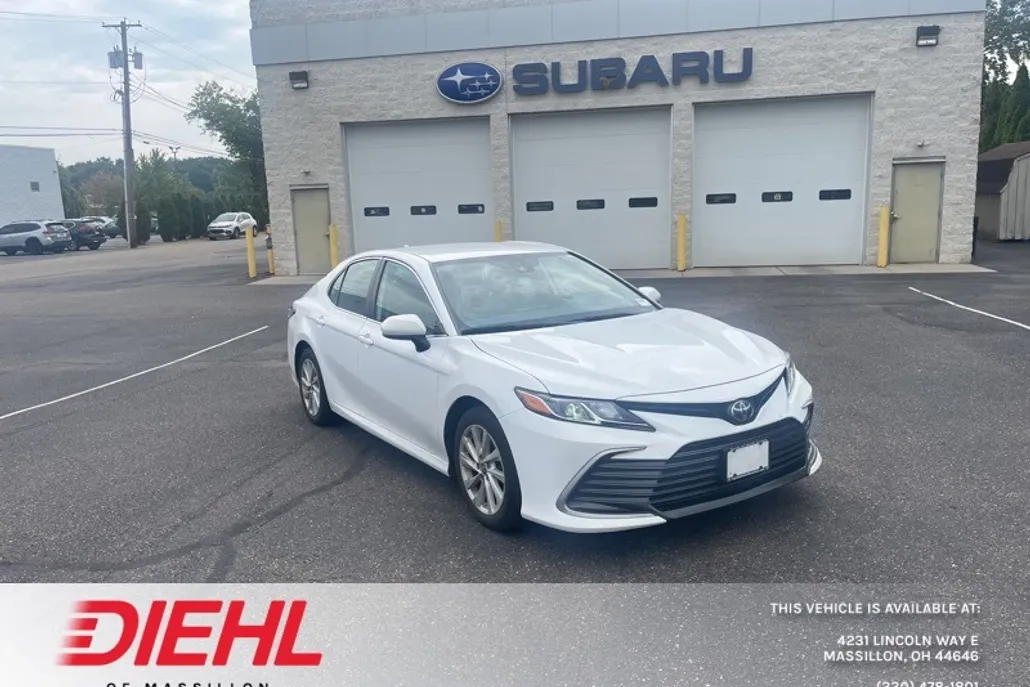2022 Toyota Camry LE photo 1