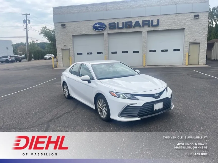 2022 Toyota Camry LE photo 1