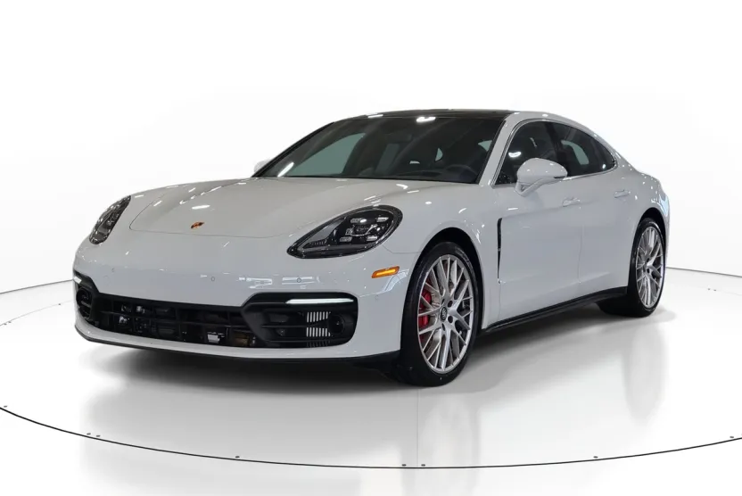 2023 Porsche Panamera 4S photo 1