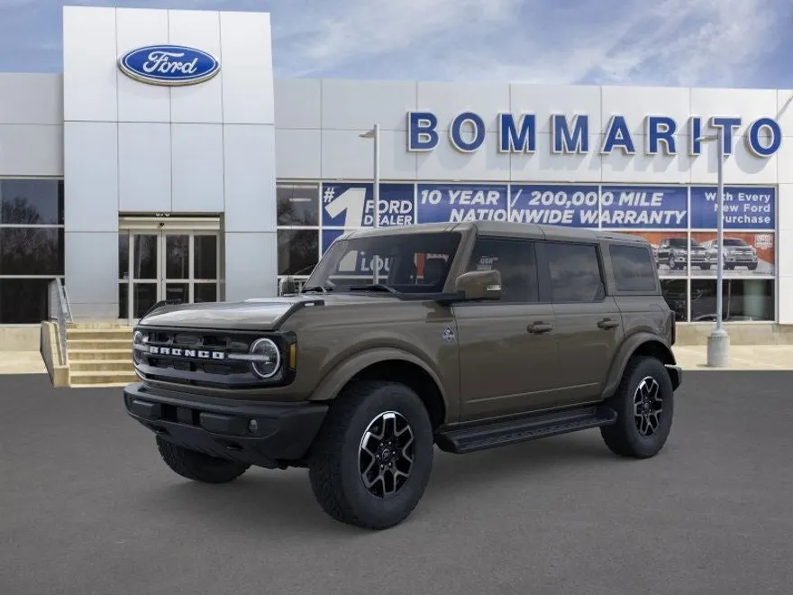2025 Ford Bronco Outer Banks photo 1
