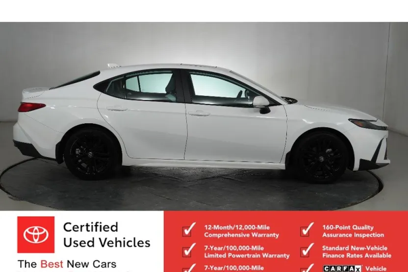 2025 Toyota Camry Hybrid SE photo 1