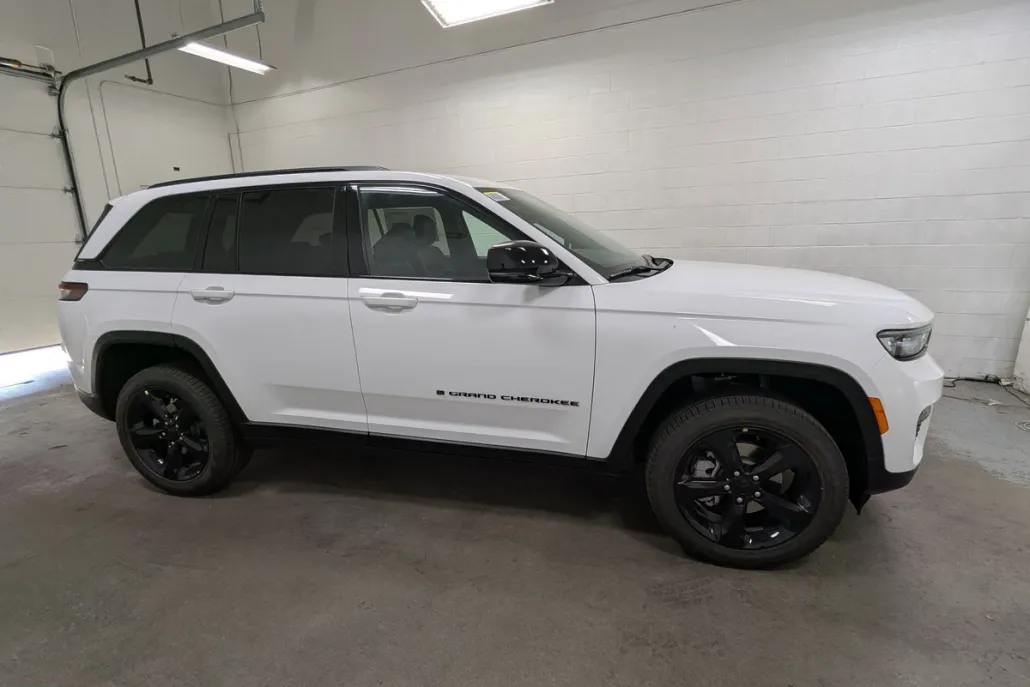 2025 Jeep Grand Cherokee Limited photo 1