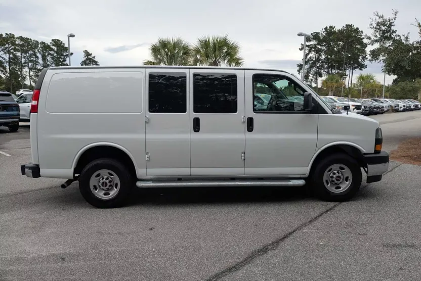 2024 Gmc Savana Cargo 2500 photo 1