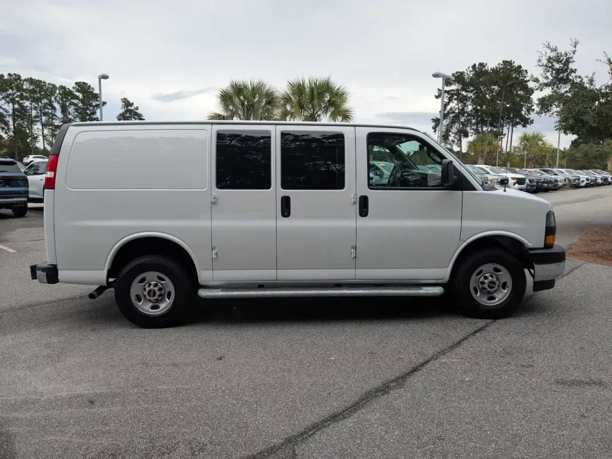 2024 Gmc Savana Cargo 2500 photo 1