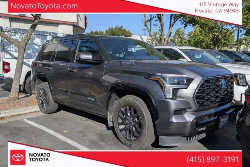 2023 Toyota Sequoia Platinum photo 1