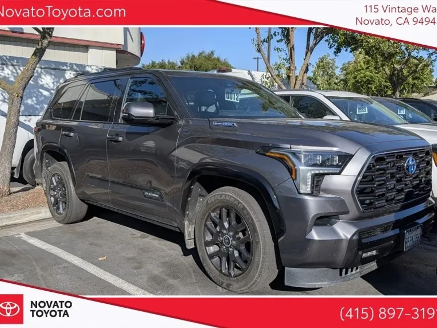 2023 Toyota Sequoia Platinum photo 1