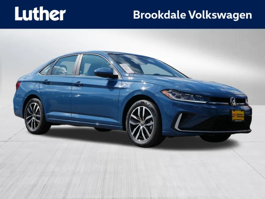2025 Volkswagen Jetta SE photo 1