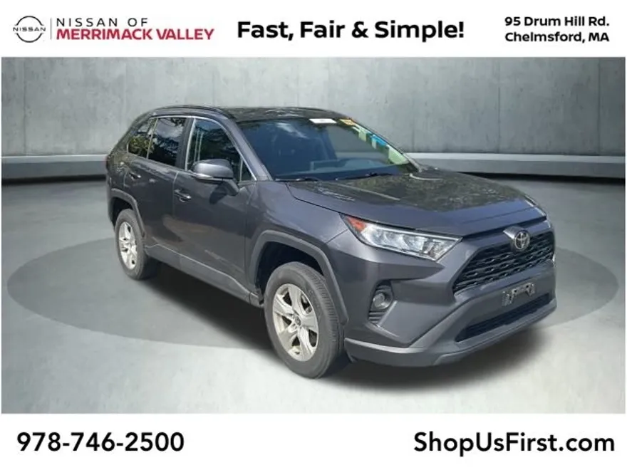 2021 Toyota RAV4 XLE photo 1