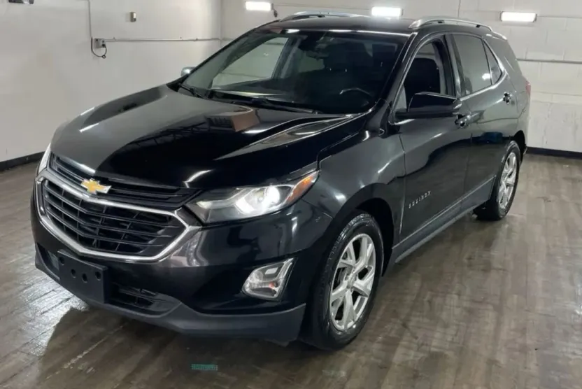 2019 Chevrolet Equinox LT photo 1