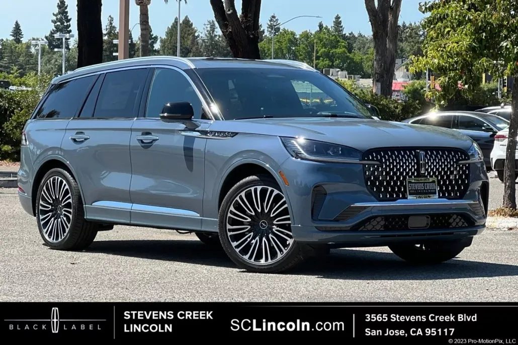 2025 Lincoln Aviator Black Label photo 1