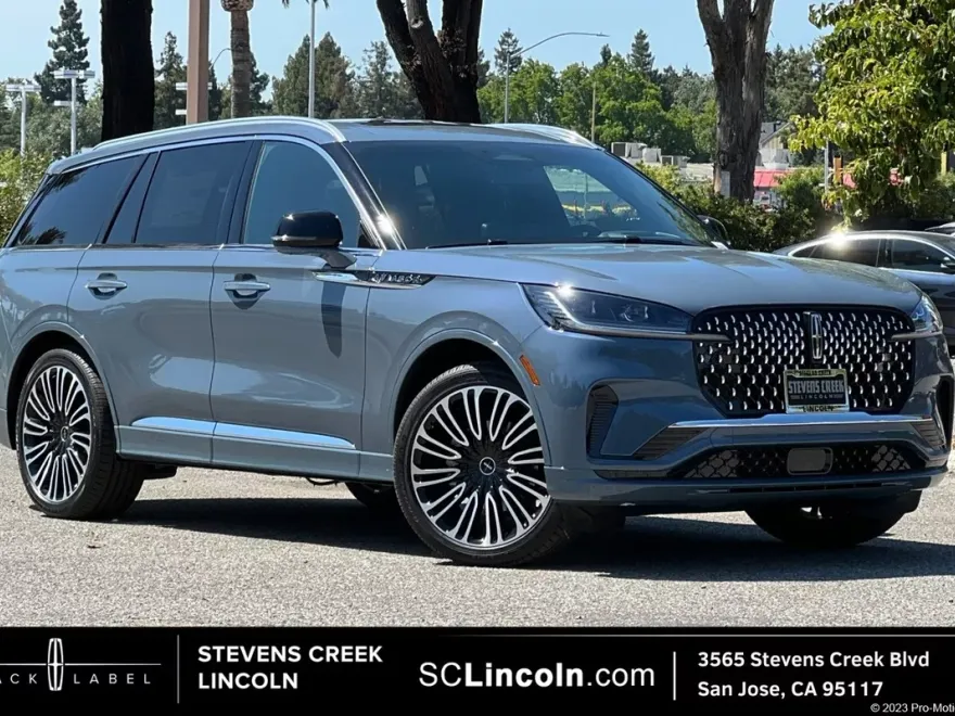 2025 Lincoln Aviator Black Label photo 1