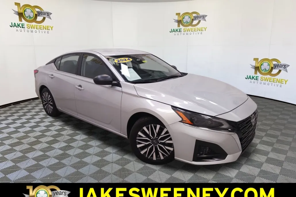 2024 Nissan Altima 2.5 SV photo 1