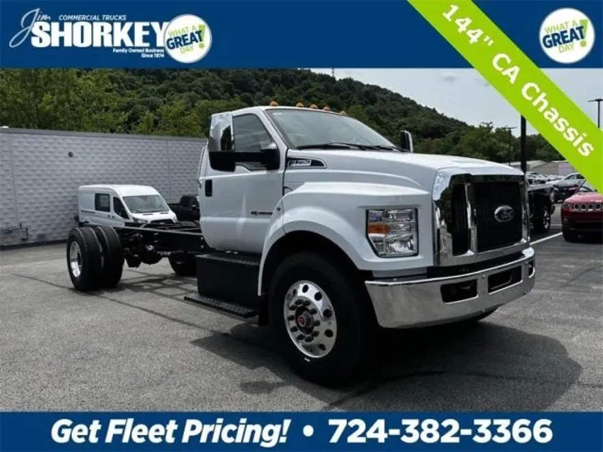 2025 Ford F-750 photo 1