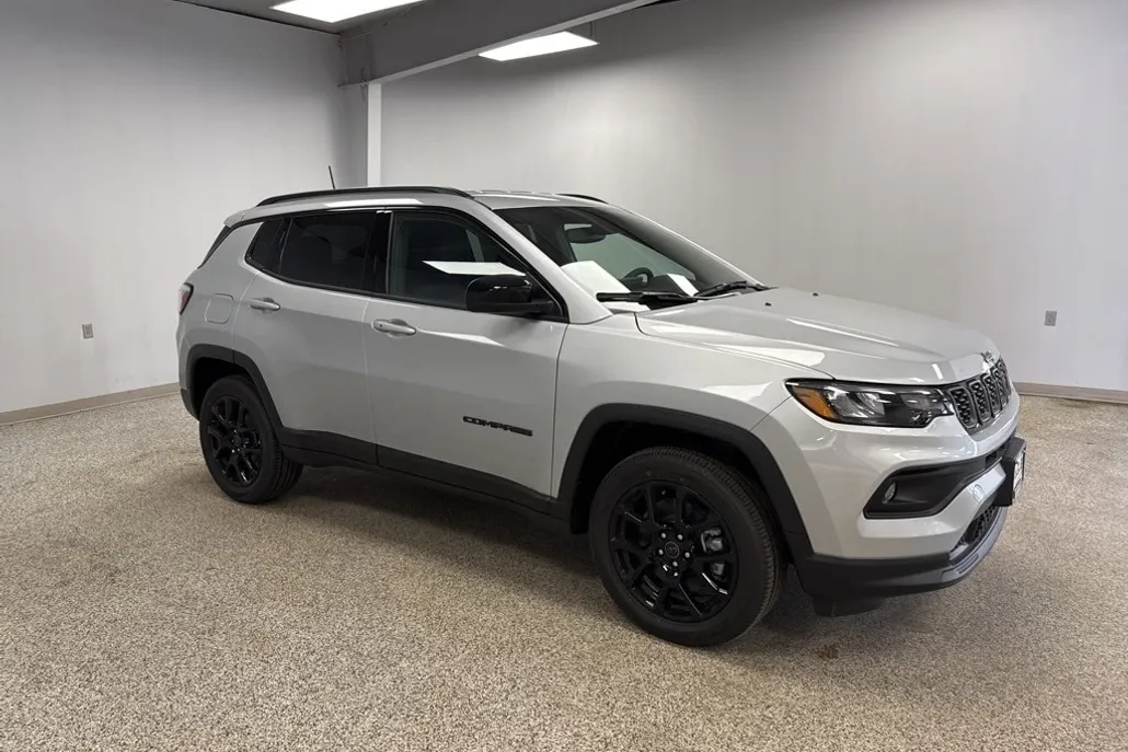2025 Jeep Compass Latitude photo 1