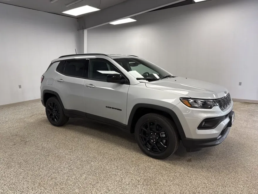 2025 Jeep Compass Latitude photo 1