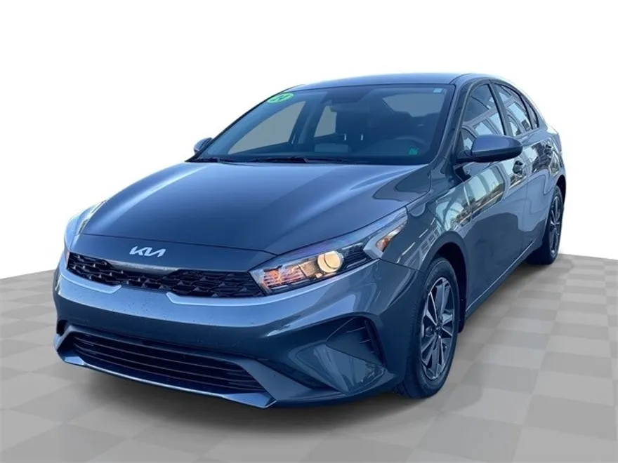 2024 Kia Forte LXS photo 1