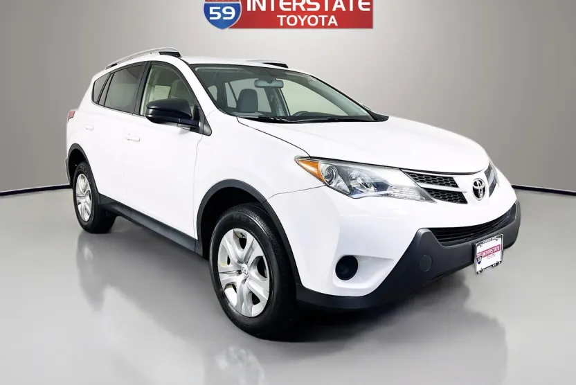 2013 Toyota RAV4 LE photo 1