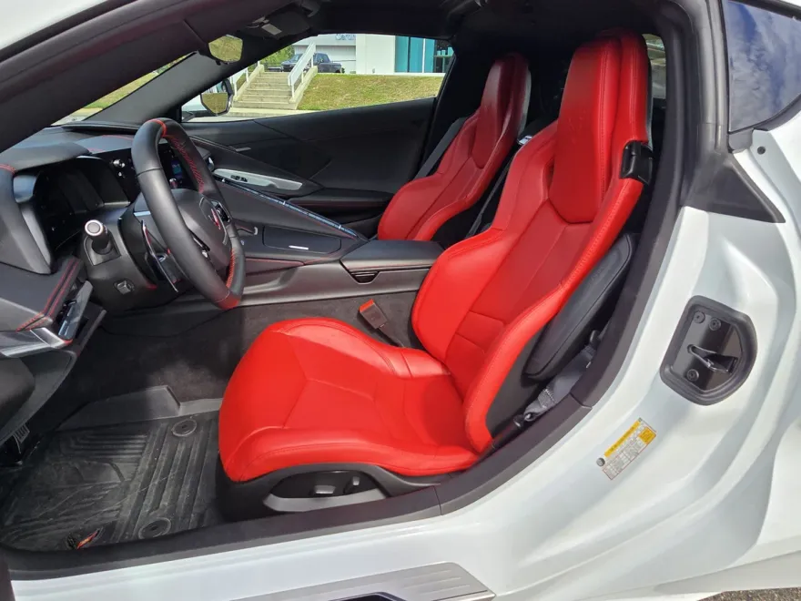 2024 Chevrolet Corvette Stingray 1LT photo 1