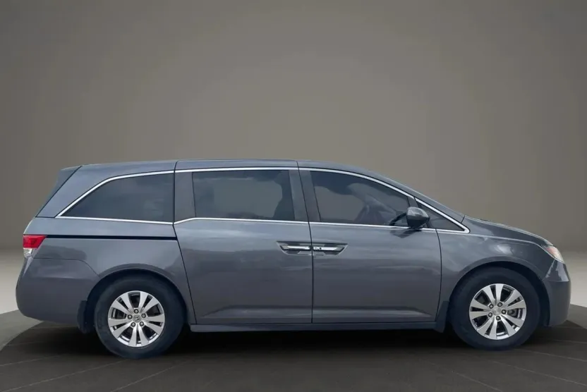 2015 Honda Odyssey EX photo 1
