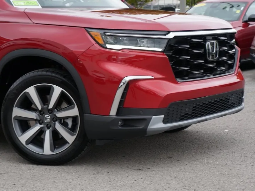 2025 Honda Pilot Touring photo 1