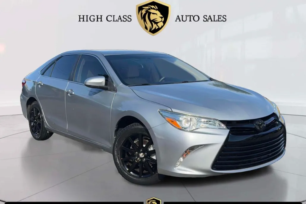 2017 Toyota Camry XLE SE photo 1