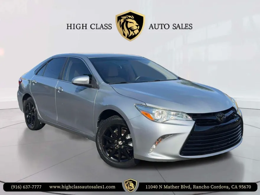 2017 Toyota Camry XLE SE photo 1