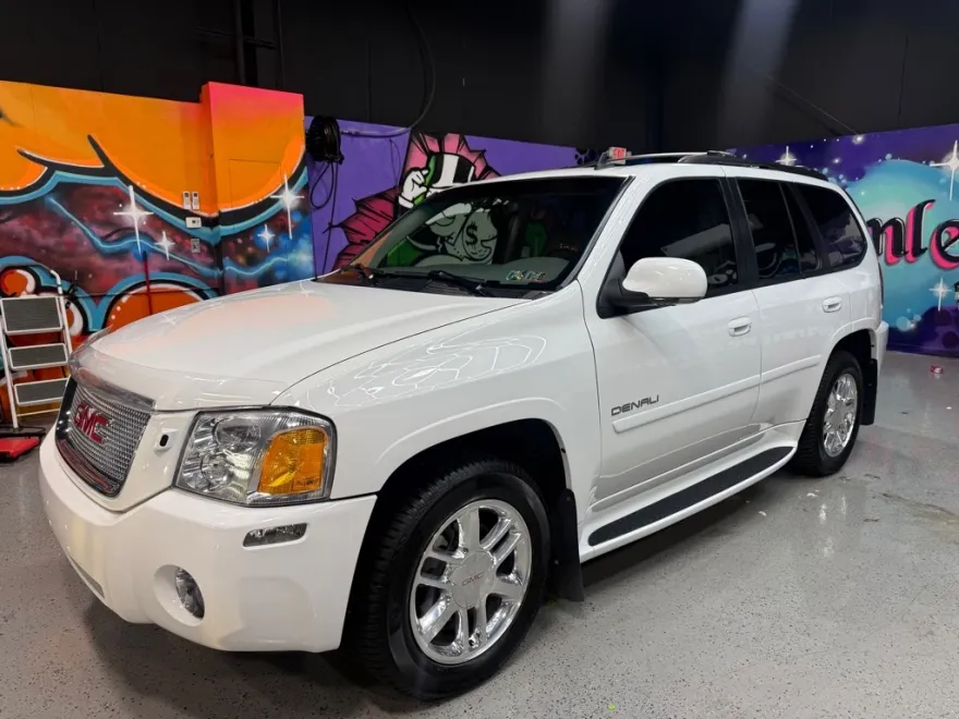 2006 Gmc Envoy Denali photo 1