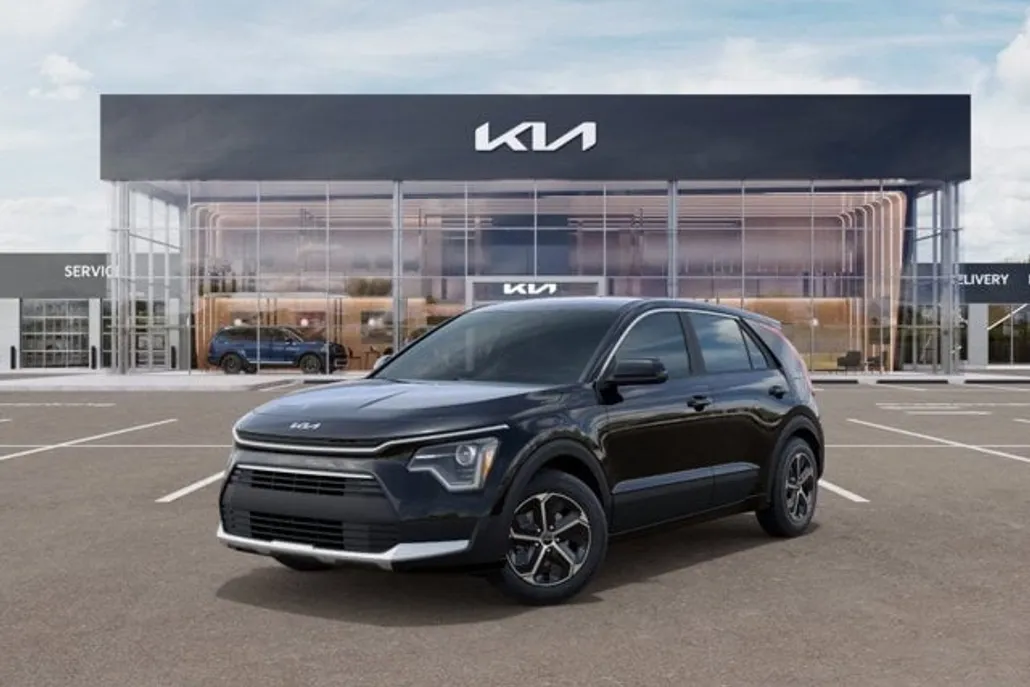 2025 Kia Niro LX photo 1