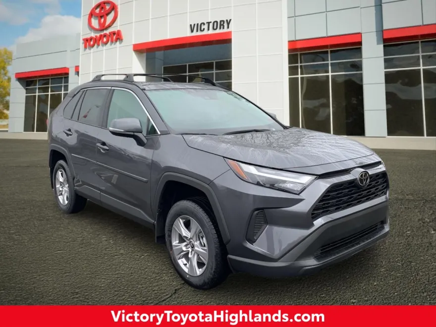 2025 Toyota RAV4 XLE photo 1