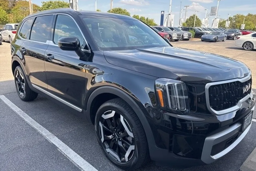 2023 Kia Telluride EX photo 1
