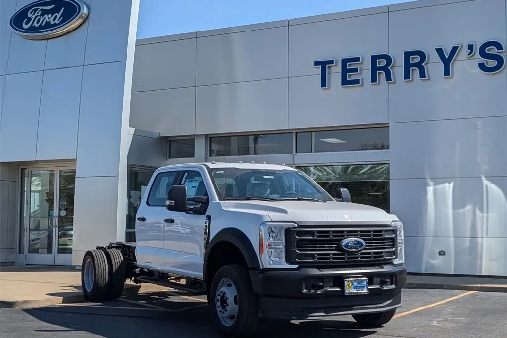 2024 Ford F-450 photo 1