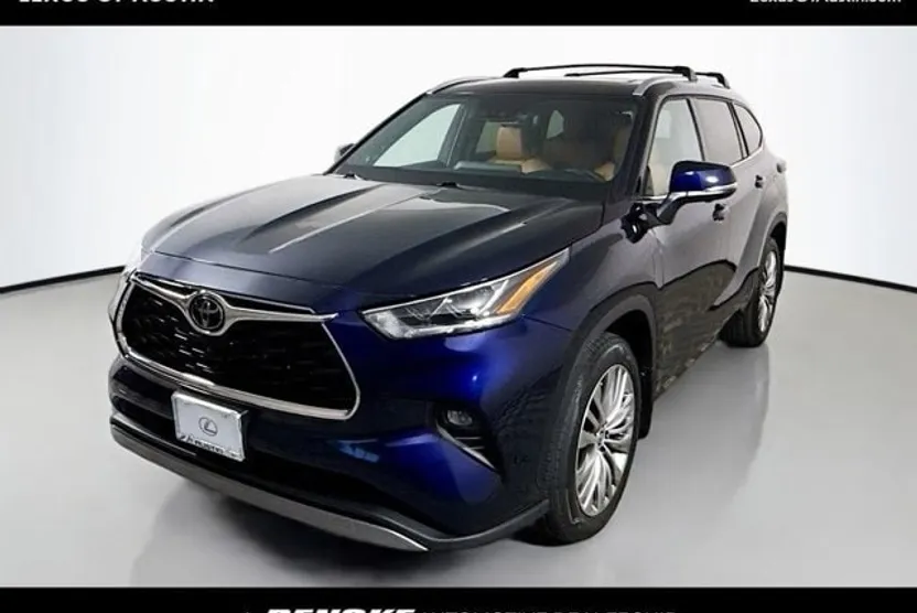 2024 Toyota Highlander Platinum photo 1