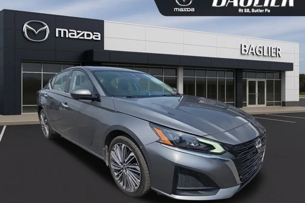 2024 Nissan Altima 2.5 SL photo 1