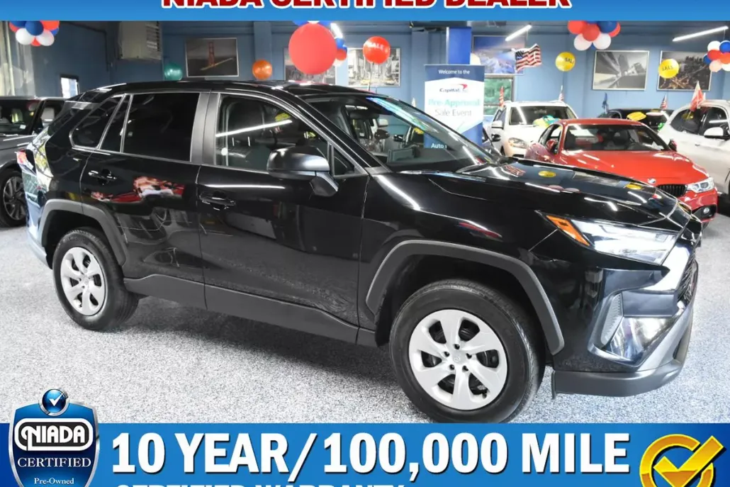2024 Toyota RAV4 LE photo 1