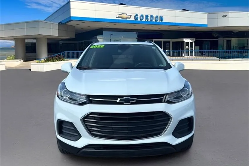 2022 Chevrolet Trax LT photo 1