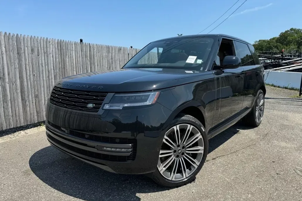 2025 Land Rover Range Rover SE photo 1