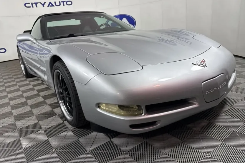 1999 Chevrolet Corvette Base photo 1