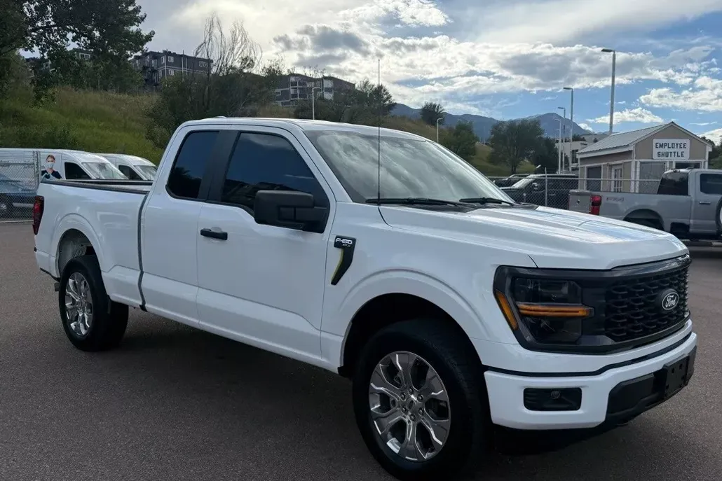 2025 Ford F-150 STX photo 1