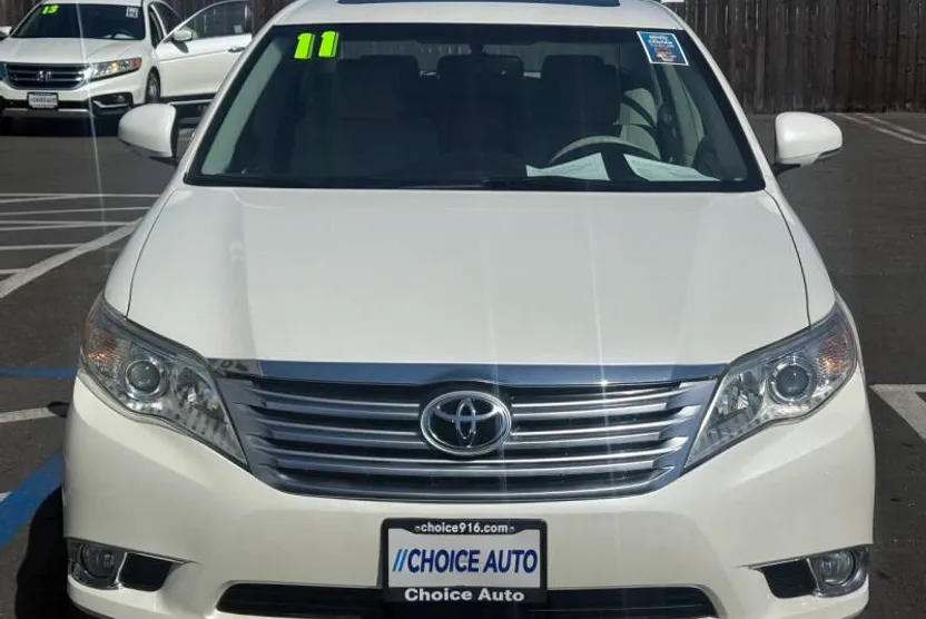 2011 Toyota Avalon Base photo 1